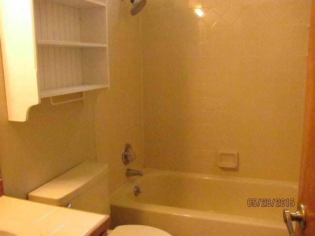 Building Photo - Spacious Single Family Home with a Beautif...