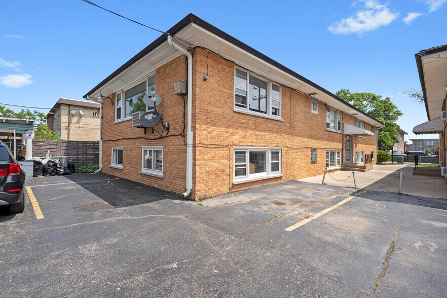 Parking Lot - 1914 N 18th Ave