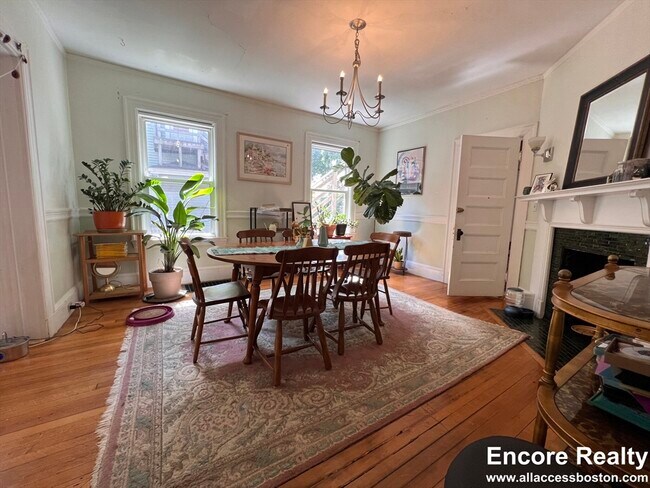 Building Photo - 9 Kenwood St