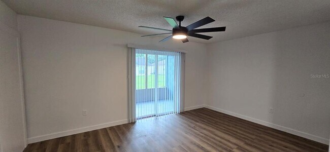 Building Photo - 669 Royalty Ct