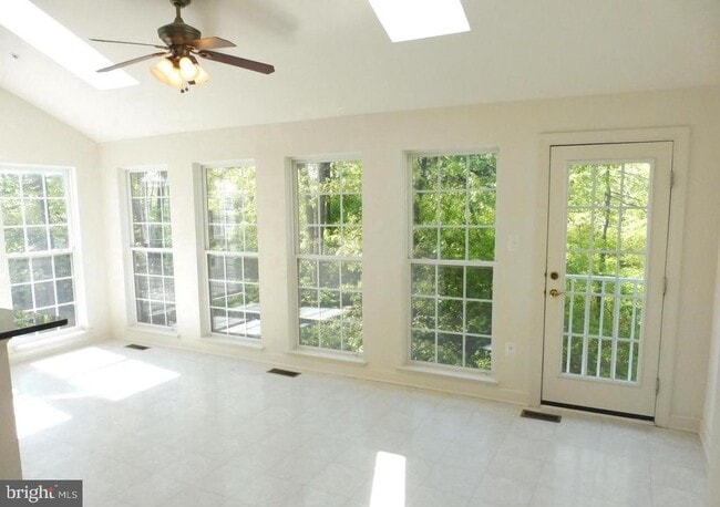 Building Photo - 4807 River Creek Terrace