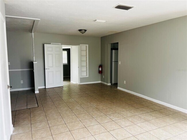 Building Photo - 669 Lear Terrace