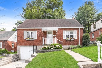 Building Photo - 2863 Allview Cir