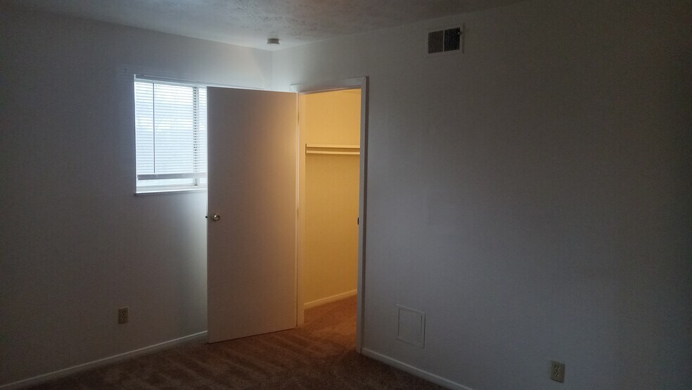 Building Photo - 8045 Pippin Rd