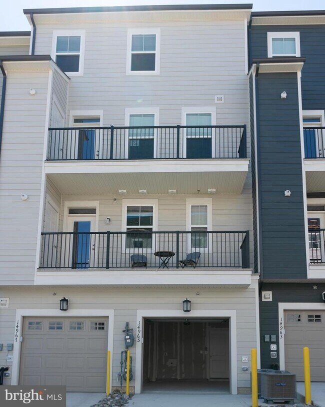 Building Photo - 14965 River Walk Way