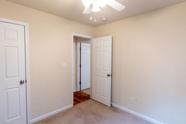 Building Photo - 2455 N Berkshire Rd