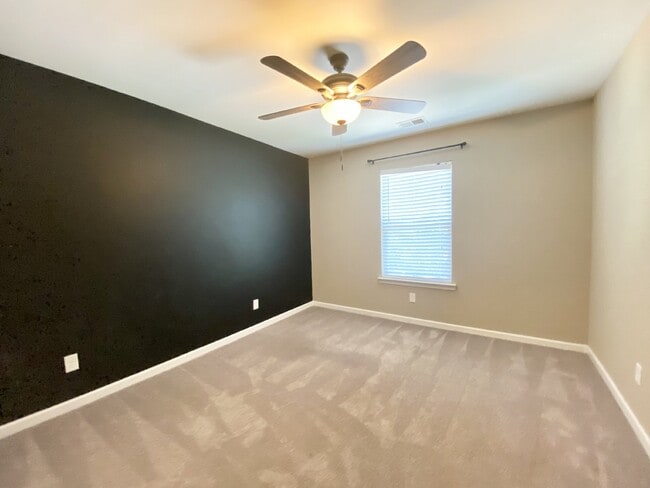Building Photo - Four-Bedroom Home for Rent in Palmetto Poi...
