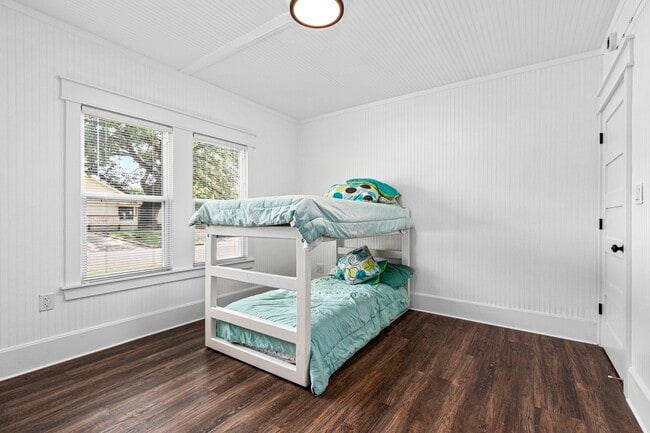 Building Photo - 1138 Fannin St