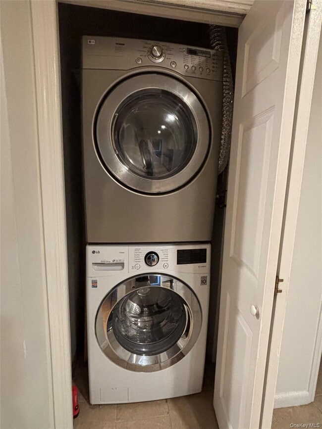 Building Photo - 508 Central Park Ave