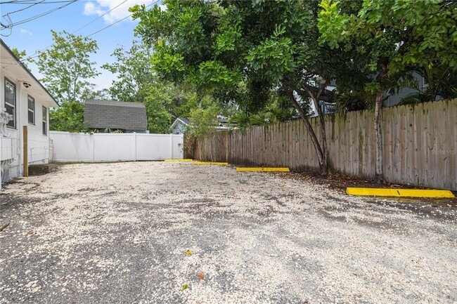 Building Photo - 917 30th Ave N