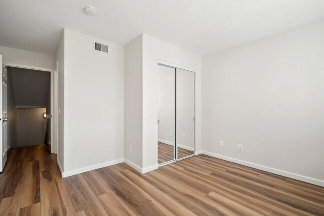 Building Photo - SD: Stunning 3BD/2.5BA Townhome in Imperial Beach with Ocean Views, Rooftop Patio & In-Unit Laundry
