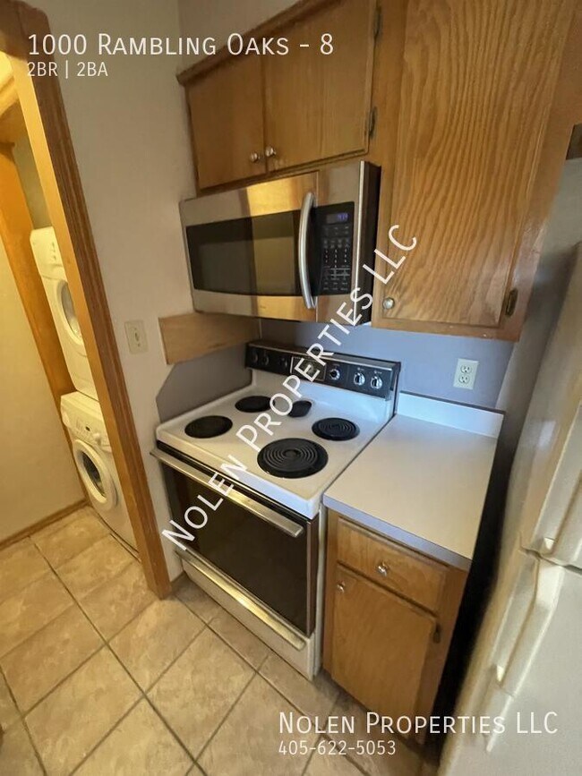 Building Photo - 1000 Rambling Oaks Dr