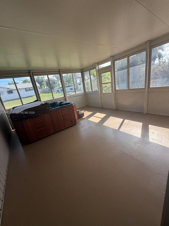 Building Photo - 238 SE 3rd St