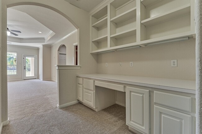 Building Photo - 23 Player Oaks Pl