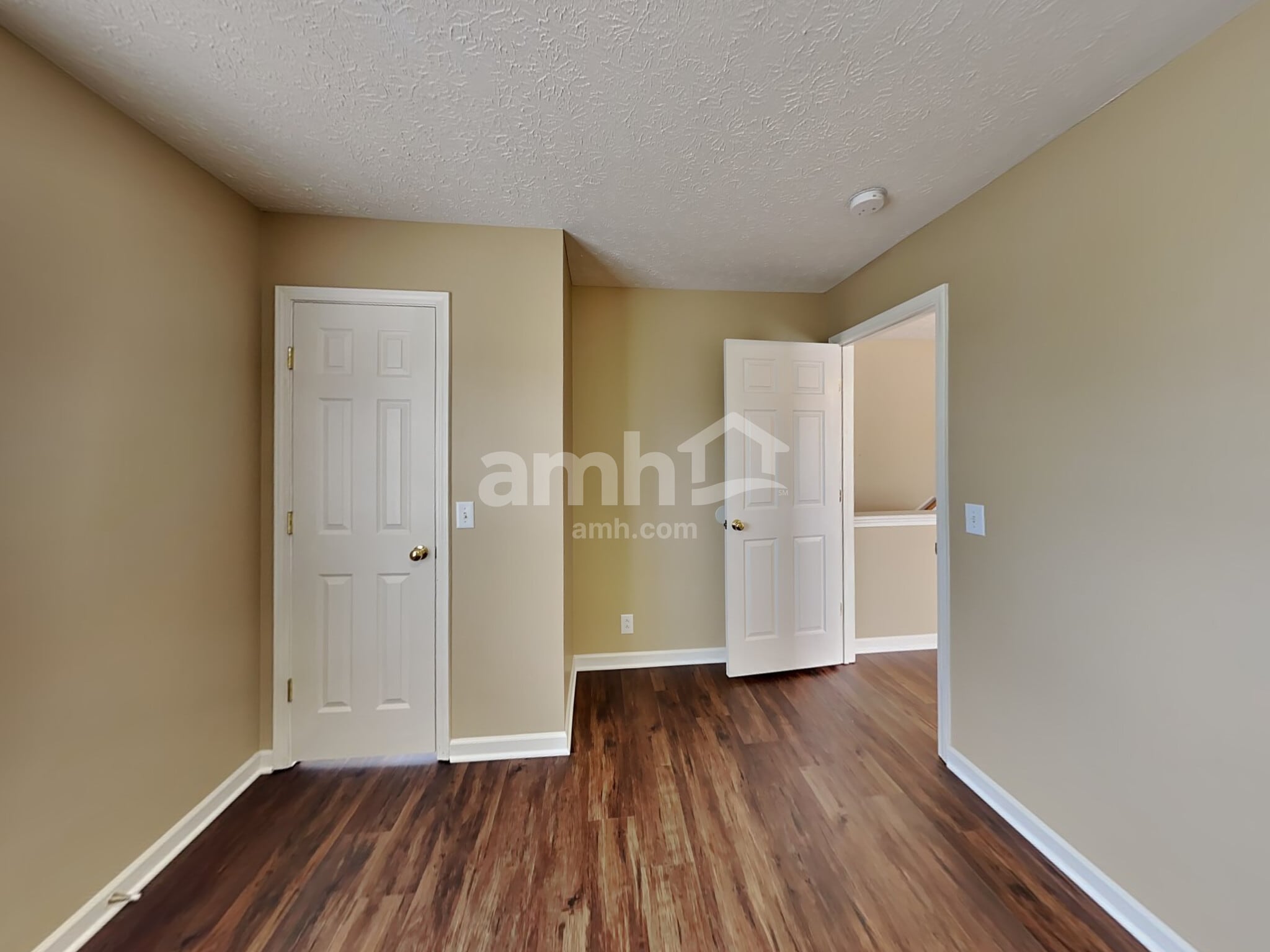 Building Photo - 1700 Stone Hollow Ct