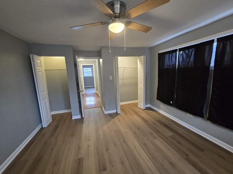 Building Photo - 7011 S East End Ave