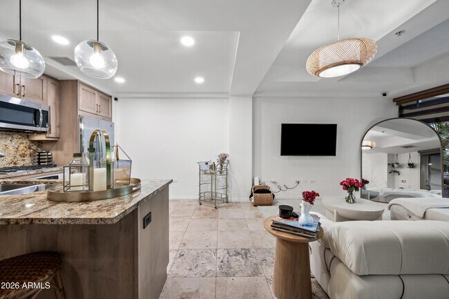 Building Photo - 7151 E Rancho Vista Dr