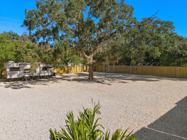 Building Photo - 4255 Wee St
