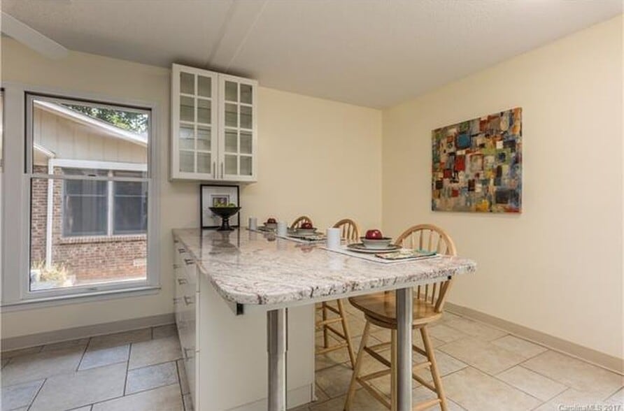 Building Photo - 2320 Carson Drive