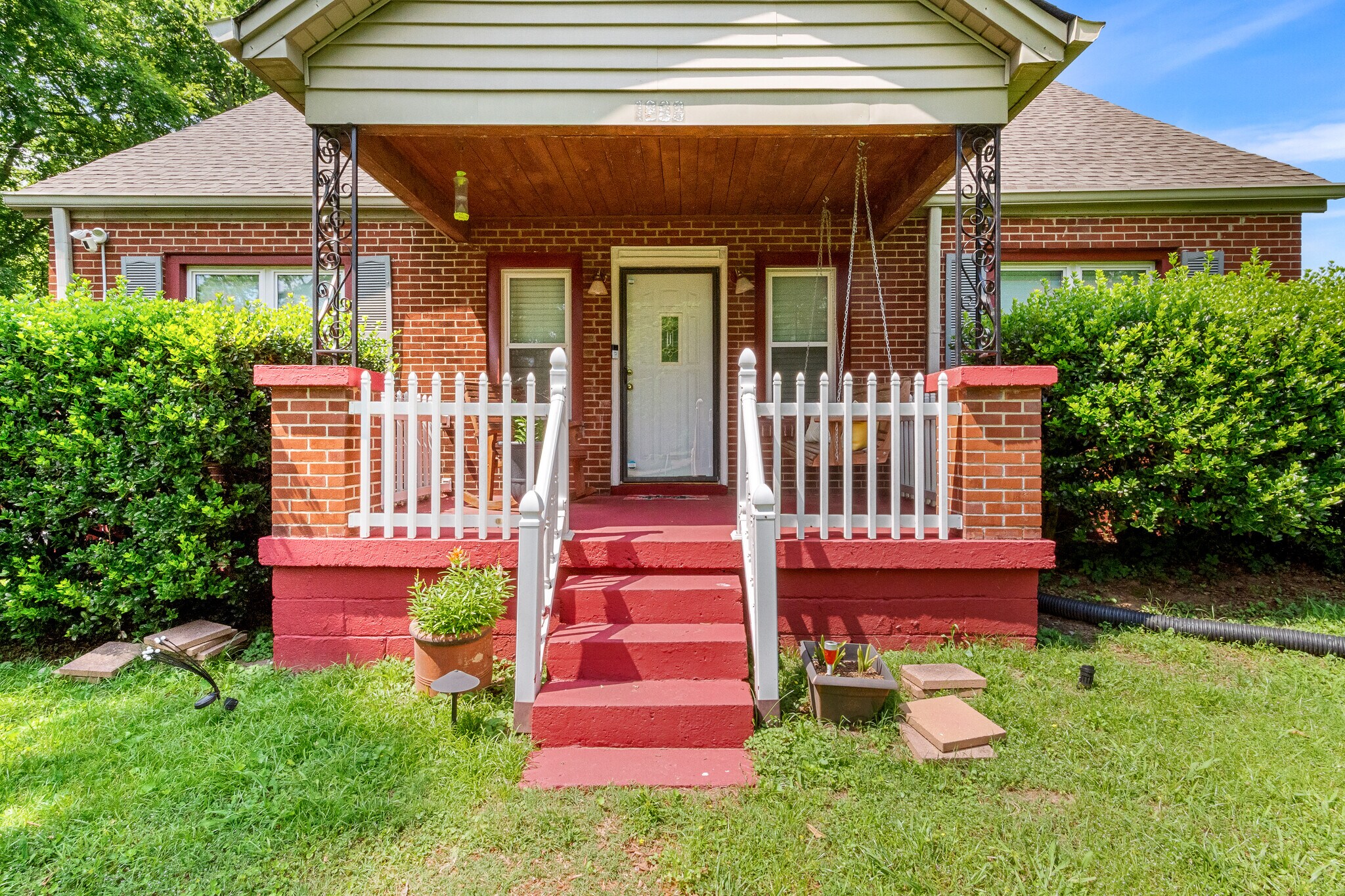 Building Photo - 1208 Currey Rd