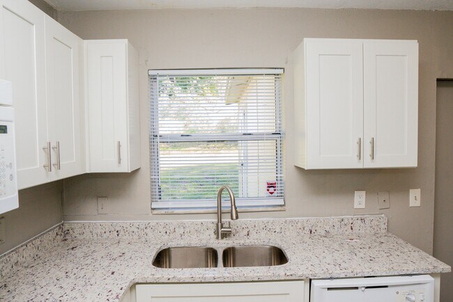 Building Photo - 1483 Elderton Dr