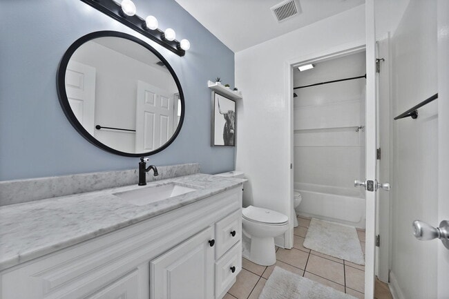 Building Photo - 7050 Newport Dr