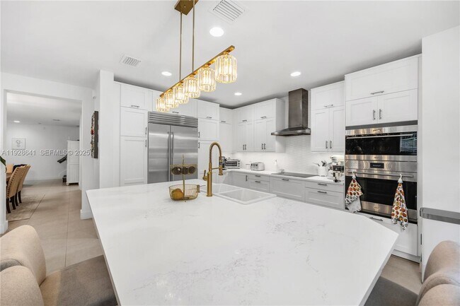 Building Photo - 10470 NW 69th Terrace