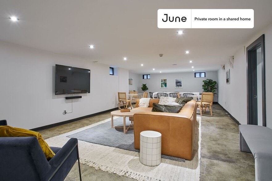 Building Photo - Absolutely Private ROOM in Bed-Stuy