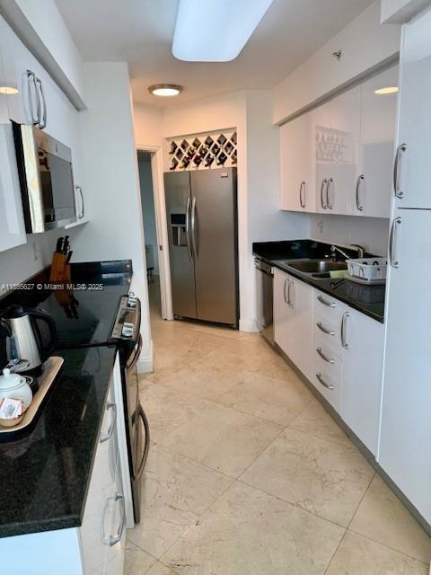 Building Photo - 16500 Collins Ave