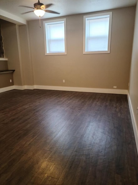 Building Photo - 2212 E 12th St