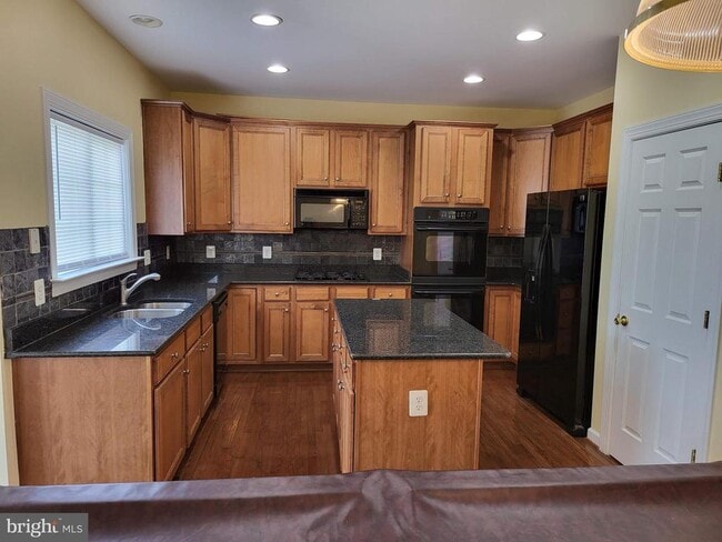 Building Photo - 6161 Popes Creek Pl