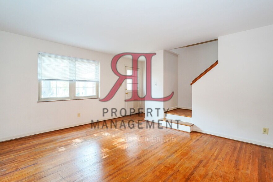 Building Photo - 1799 Kings Ct