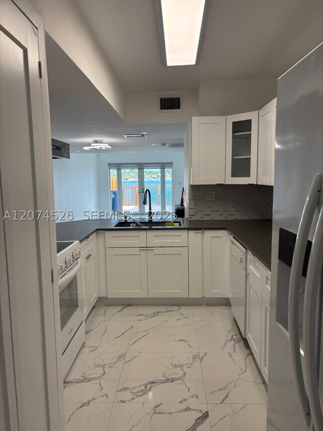 Building Photo - 12400 NW 11th Ln