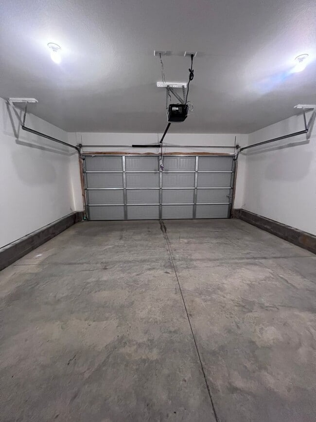 Building Photo - New Beginnings Start with AMRR: Now Pre Leasing with Move-In Special!