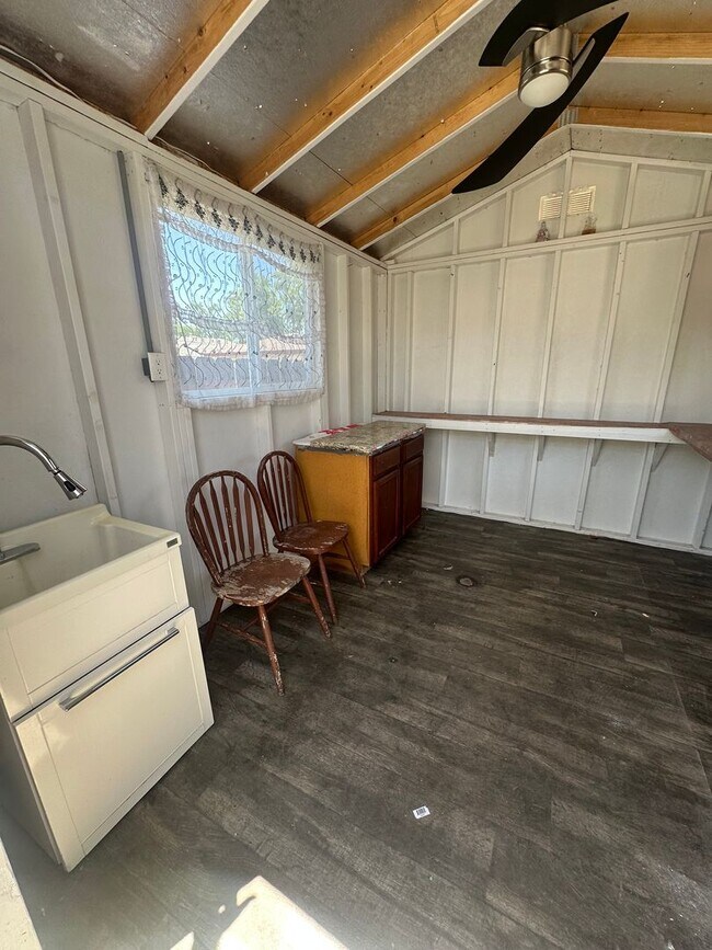 Building Photo - 3 bedroom 2 bath home for rent