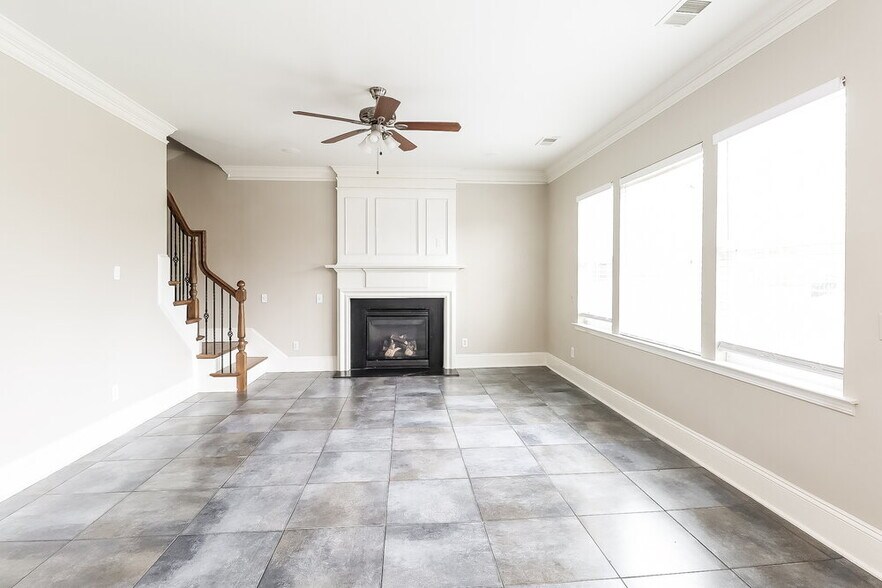 Building Photo - 11007 Holm Oak Pl