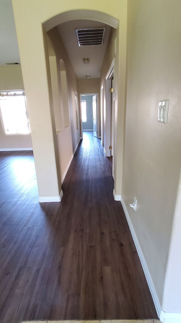 Building Photo - 11015 Claro De Luna Dr