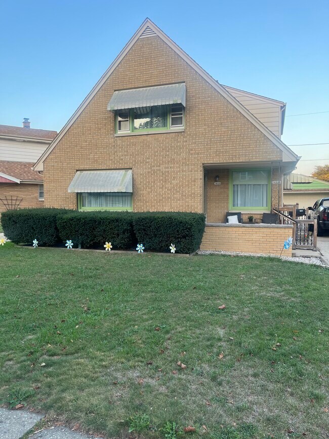 Primary Photo - 3466 S 34th St