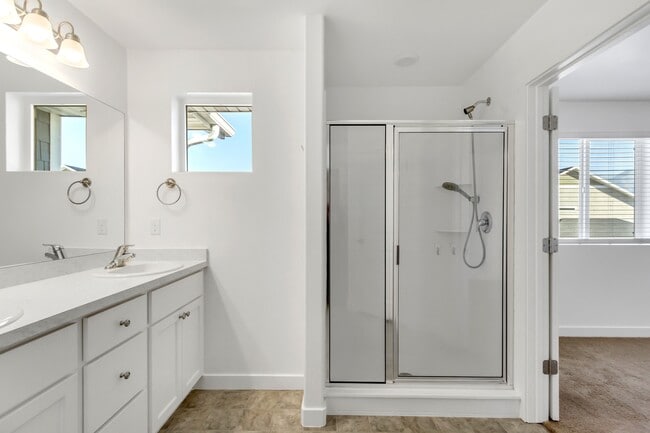 Building Photo - 1158 1740 W