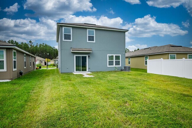 Building Photo - Beautifully Apportioned 2-Story Home in Fox Creek