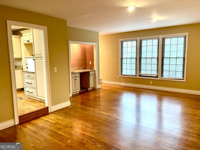 Building Photo - 4059 Charleston Ct SE