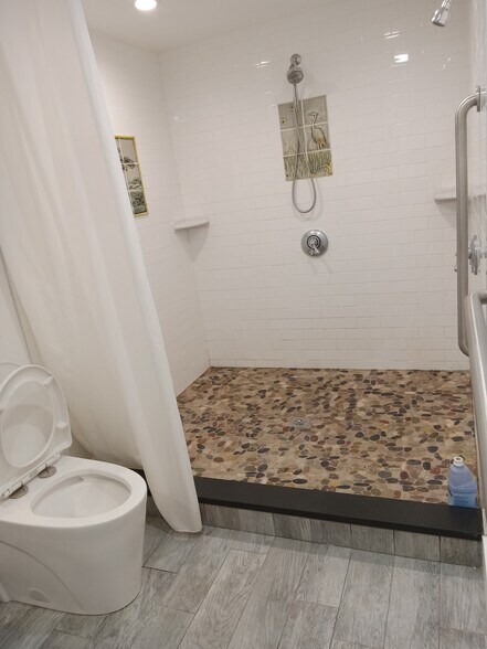 Building Photo - 2 Appian Way