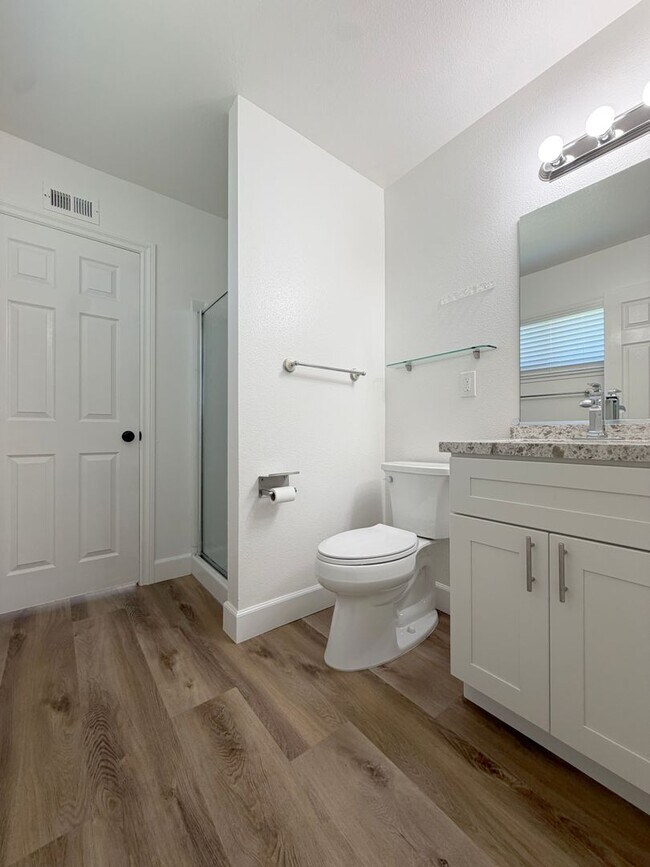 Building Photo - Experience the coastal breeze and the quiet charm of Hawaii Lane.