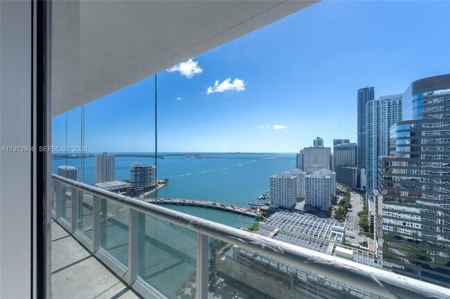 Building Photo - 495 Brickell Ave