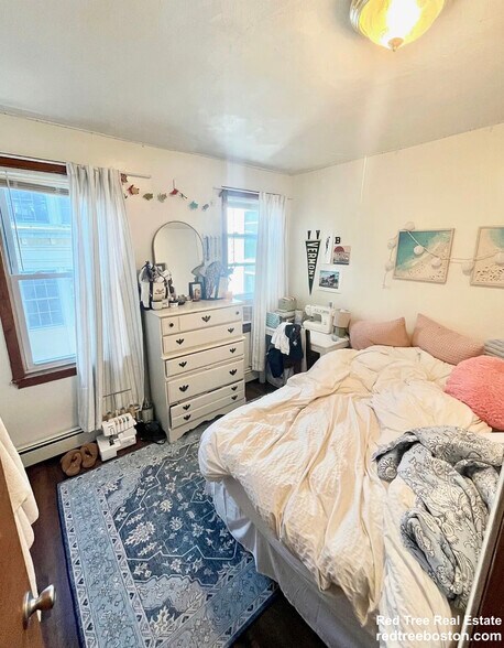 Building Photo - 203 Hillside St