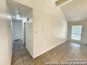 Building Photo - 912 Spring Hill Dr