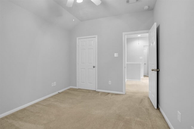 Building Photo - 26 Valewood Pl