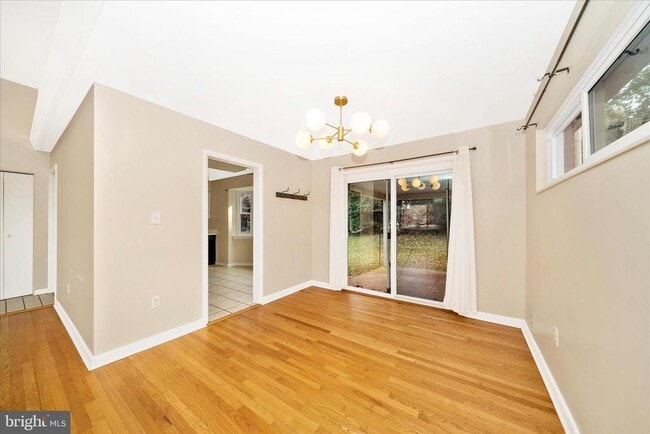 Building Photo - 3906 Montrose Dr