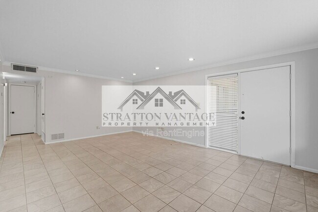 Building Photo - 4114 E Calle Redonda