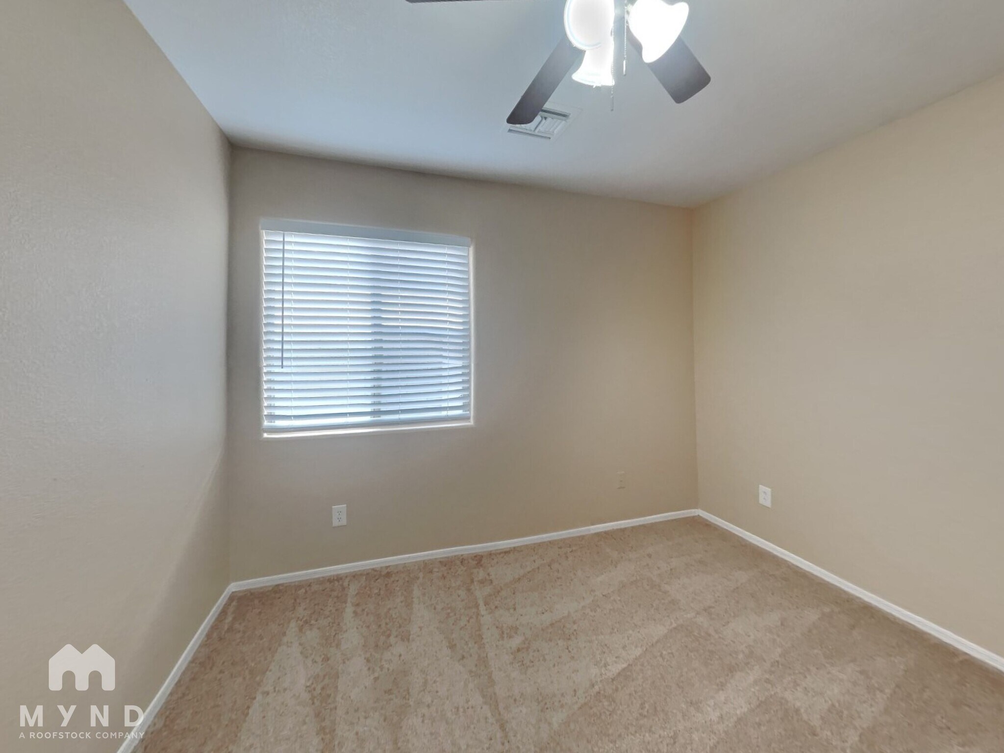 Building Photo - 611 E Pacific Dr